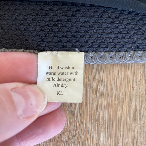 ACE Neoprene Ankle Brace One Size Fits All - Picture 4 of 5